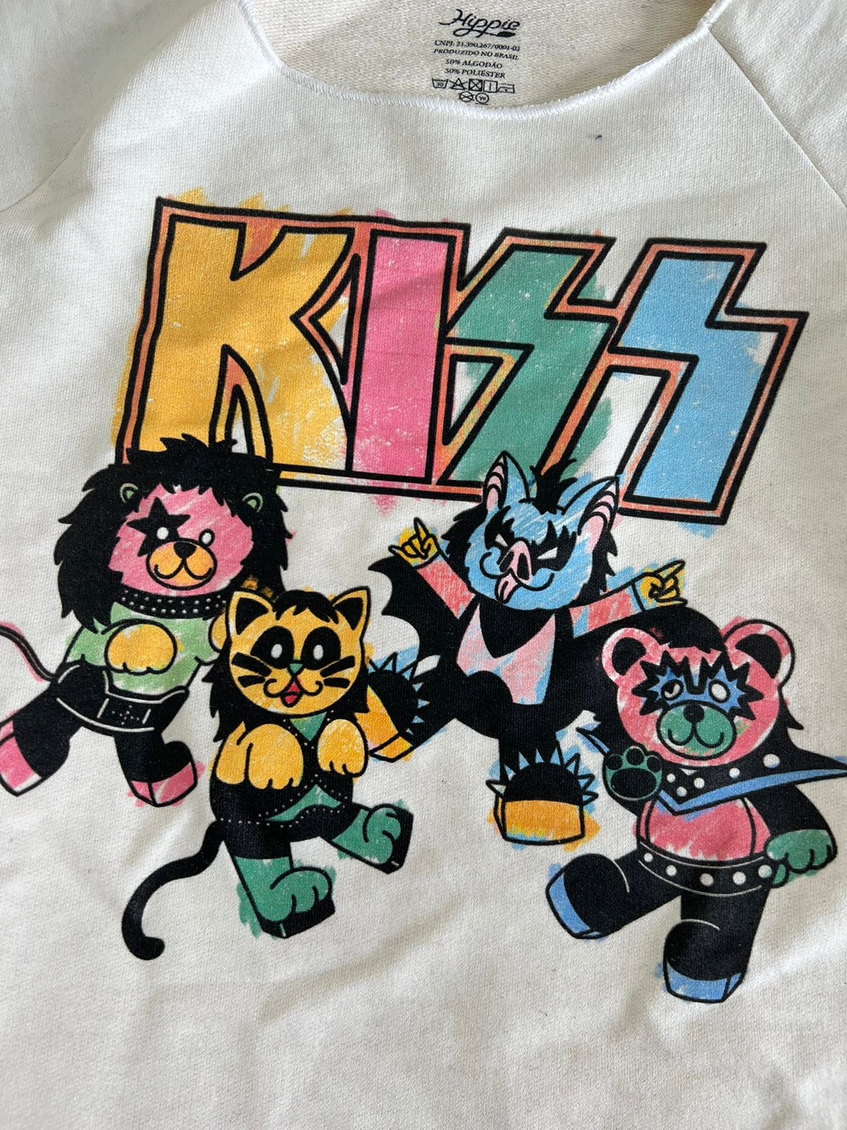 Kiss on sale off white