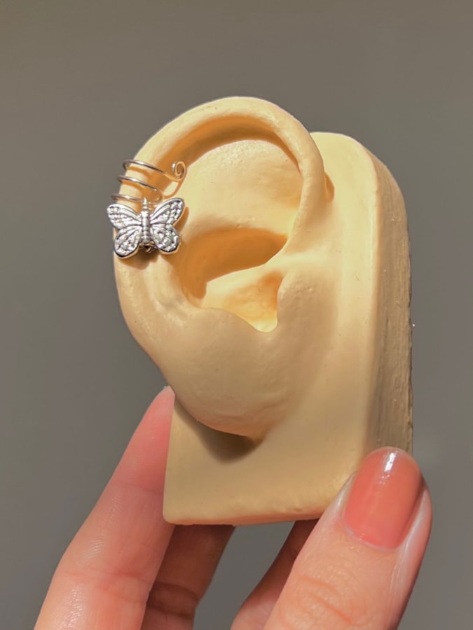 Brinco de Pressão Artesanal - Borboleta Ear Cuff — imagem 1