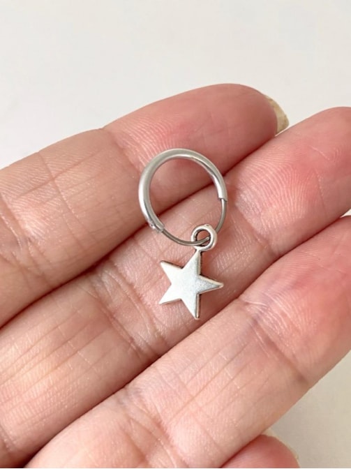 Brinco Único Mini Argola Estrela