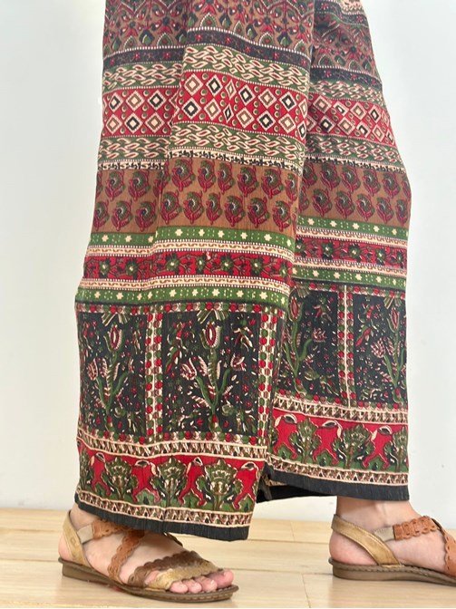 Calça Hippie de linho com patchwork floral – Buddhatrends