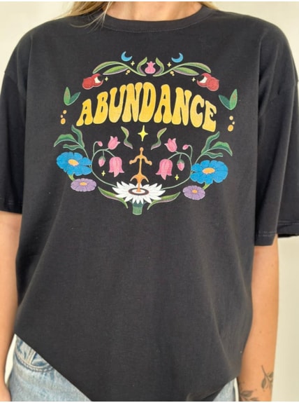 Camiseta Abundance Floral - Chumbo