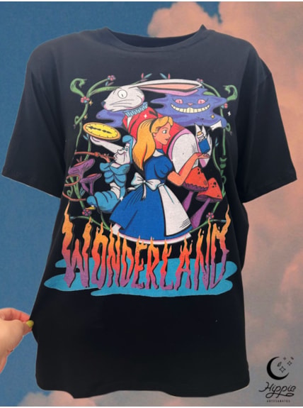 Camiseta Alice Wonderland - Preta
