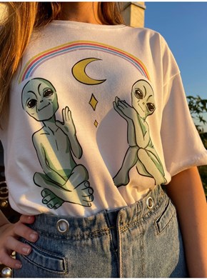 Camiseta Alien Good Vibes - Branca