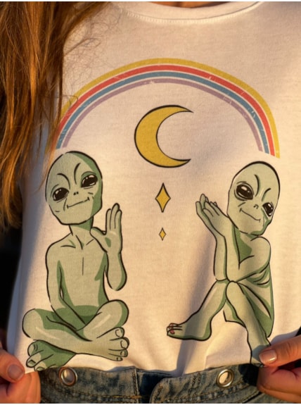 Camiseta Alien Good Vibes - Branca
