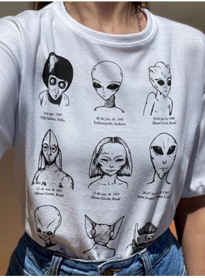 Camiseta masculina Alien Desenho Pintura Arte Filme Camisa Blusa Branca  Estampada no Shoptime