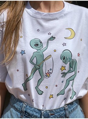 Camiseta Aliens Caçadores de Estrelas - Branca