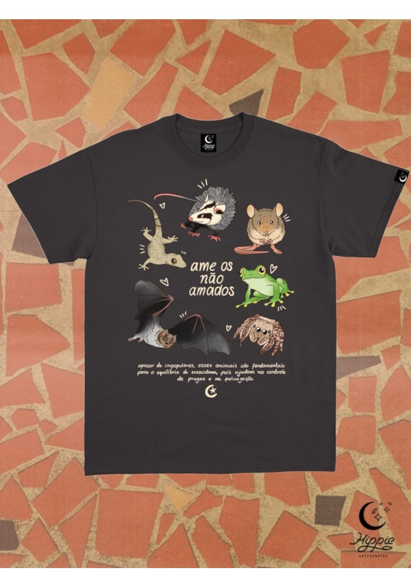 Camiseta Ame os não amados - Preta