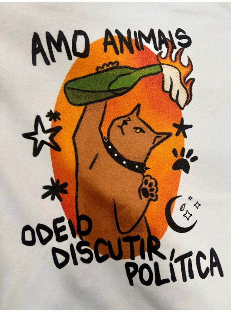Camiseta Amo animais, Odeio discutir política - Off-White — imagem 2