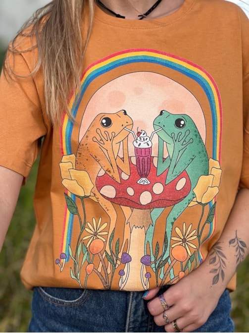 Camiseta Amor de Sapo  - Caramelo