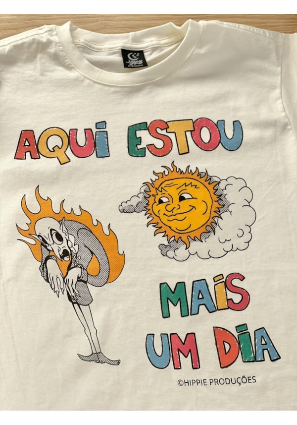 Camiseta Aqui estou mais um dia - Off-White