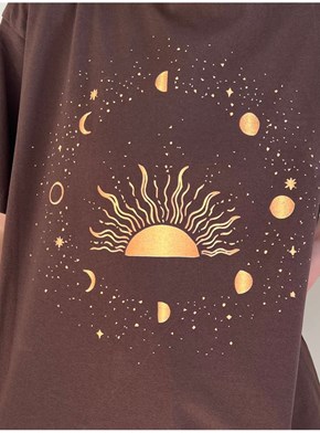 Camiseta Astro Rei - Marrom