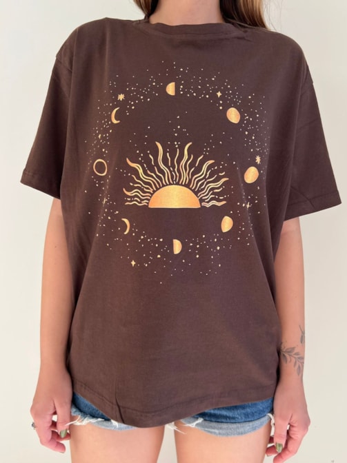Camiseta Astro Rei - Marrom