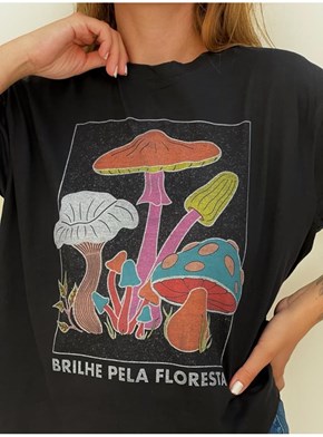 Camiseta Brilhe Cogumelos - Preta