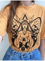 Camiseta Bruxa com Asas - Caramelo