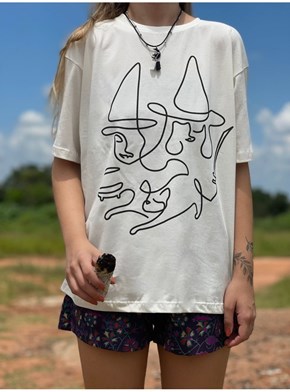 Camiseta Bruxa Minimalista - Off-White