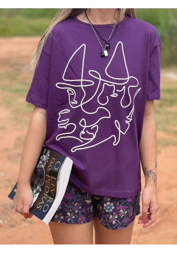 Camiseta Bruxa Minimalista - Roxa
