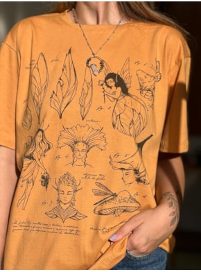 Camiseta Caderno de Fadas - Caramelo