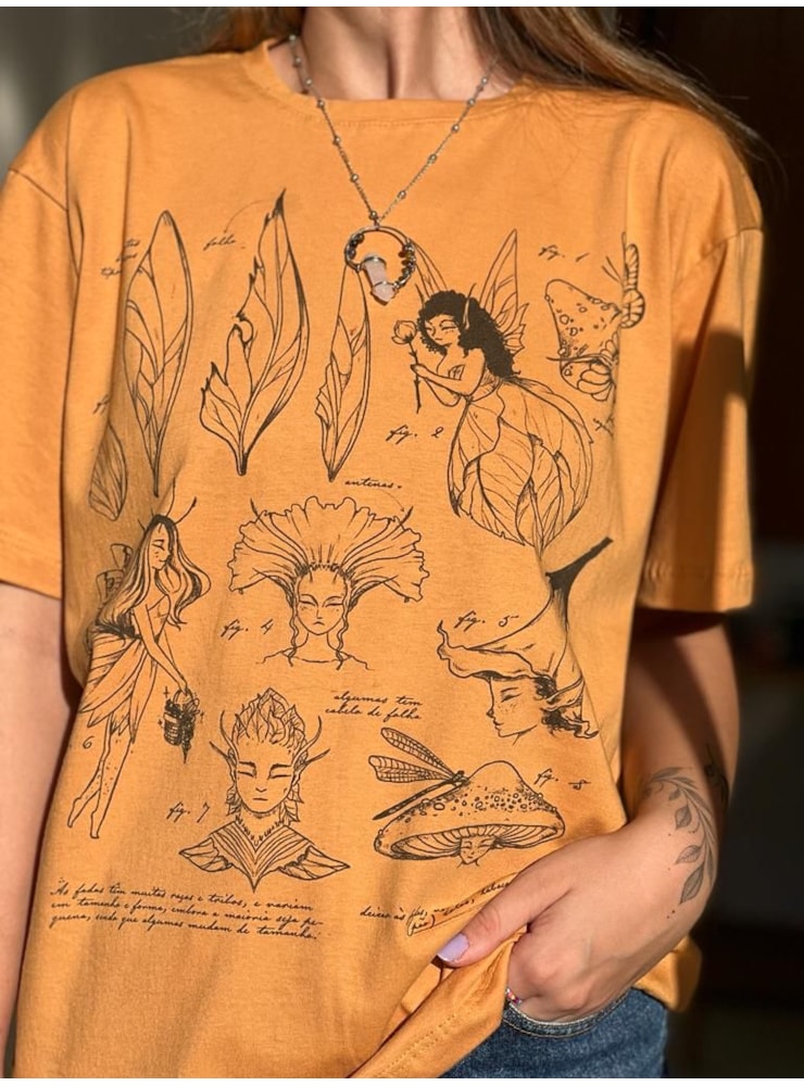 Camiseta Caderno de Fadas - Caramelo — imagem 1
