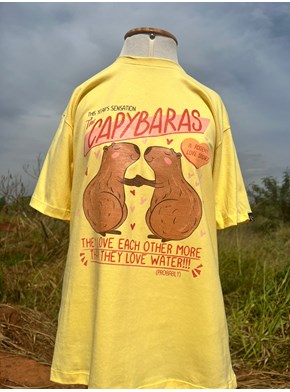 Camiseta Capybaras ( Capivara ) - Amarela Clara