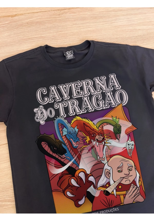 Camiseta Caverna do Tragão - Preta