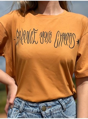 Camiseta Chakras - Caramelo - Frente e Verso