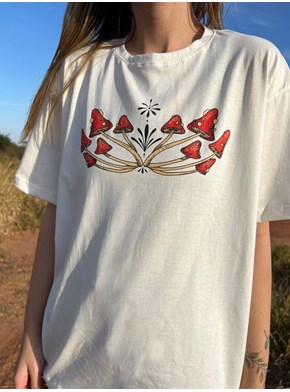 Camiseta Cogumelos Caleidoscópio - Off-White - Frente e Verso