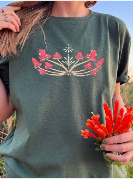 Camiseta Cogumelos Caleidoscópio - Verde - Frente e Verso