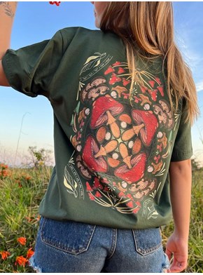 Camiseta Cogumelos Caleidoscópio - Verde -  Frente e Verso