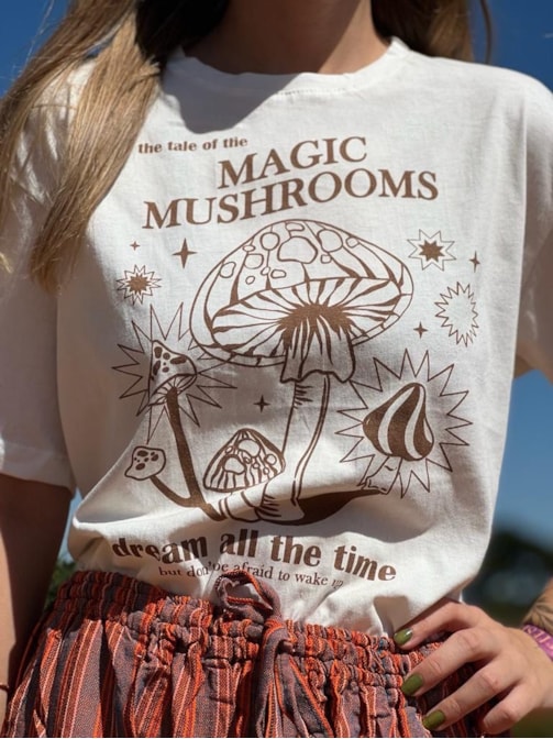 Camiseta Cogumelos Mágicos - Off-White