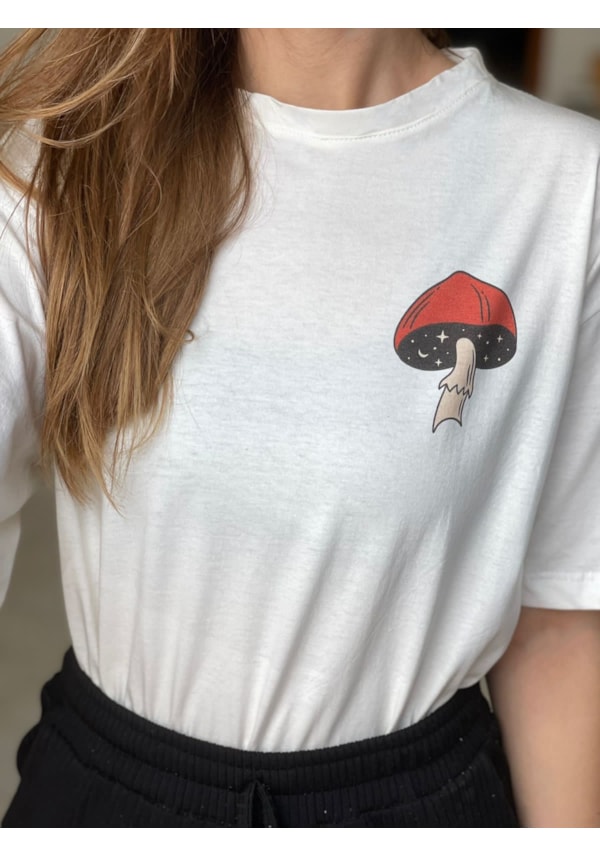 Camiseta Cogumelos - Off-White - Frente e Verso