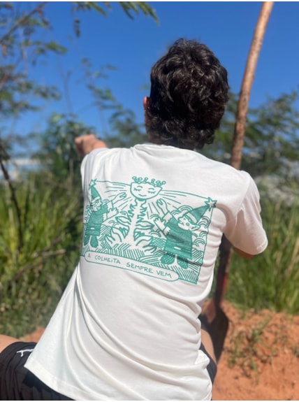 Camiseta Colheita - Off-White - Frente e Verso