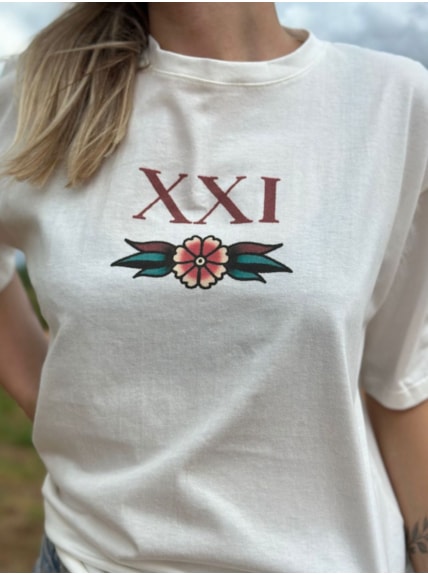 Camiseta Coração - Off-White - Frente e Verso