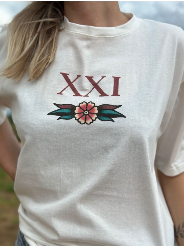 Camiseta Coração - Off-White - Frente e Verso — imagem 2