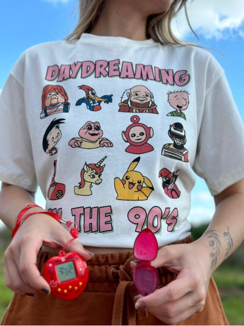 Camiseta Daydreaming 90s - Off-White