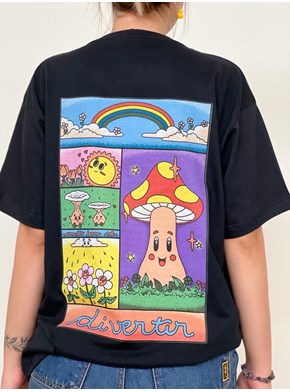 Camiseta Divertir Cogumelos - Preta - Frente e Verso