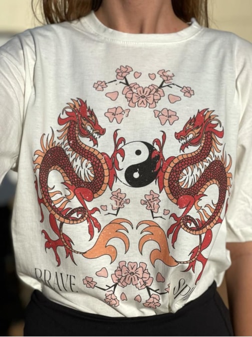 Camiseta Dragão Brave Spirit - Off-White