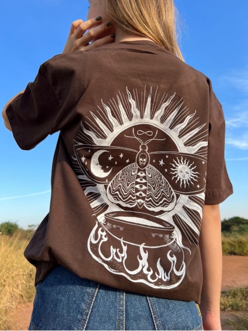 Camiseta Eclipse - Marrom - Frente e Verso