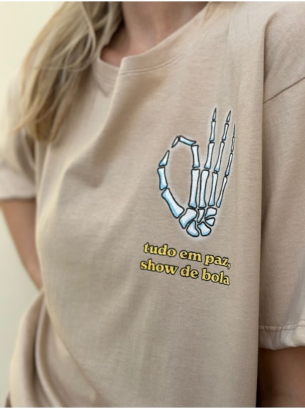 Camiseta Esqueleto Psicodélico - Cáqui - Frente e Verso