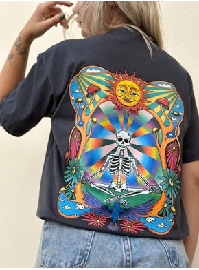 Camiseta Esqueleto Psicodélico - Chumbo - Frente e Verso