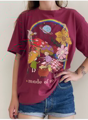 Camiseta Feita de Magia - Marsala