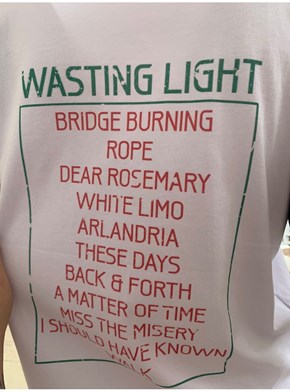 Camiseta Foo Fighters - Raglan Branca - Frente e Verso