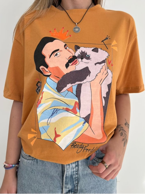 Camiseta Freddy Mercury - Caramelo