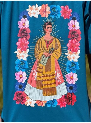Camiseta Frida e Flores - Azul