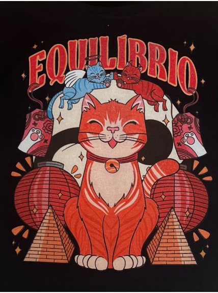 Camiseta Gatinho Equilíbrio - Preta