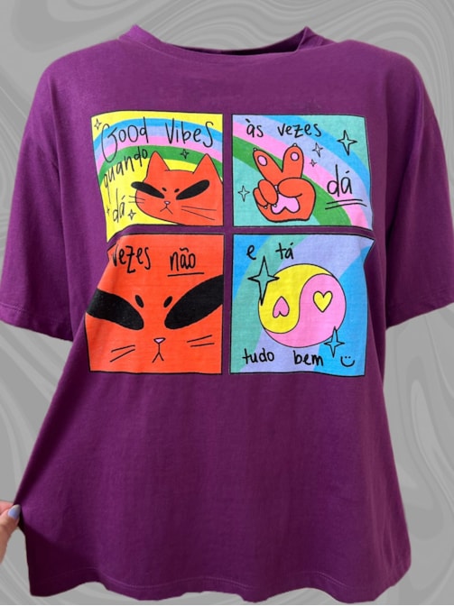 Camiseta Gato Good Vibes Quando Dá - Roxa