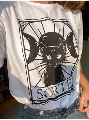 Camiseta Gato Preto Dá Sorte - Branca