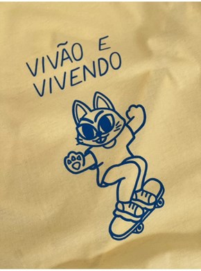 Camiseta Gato Vivão e Vivendo - Amarela Clara