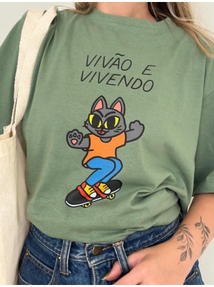 Camiseta Gato Vivão e Vivendo - Verde Alecrim