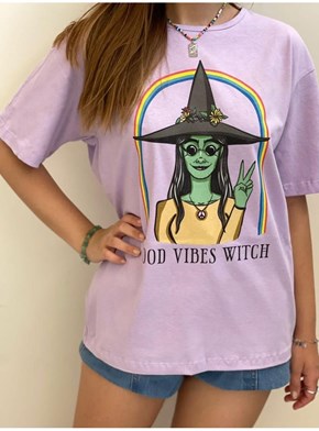Camiseta Good Witch - Lilás