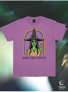 Camiseta GOOD WITCH (Brilha no Escuro!)